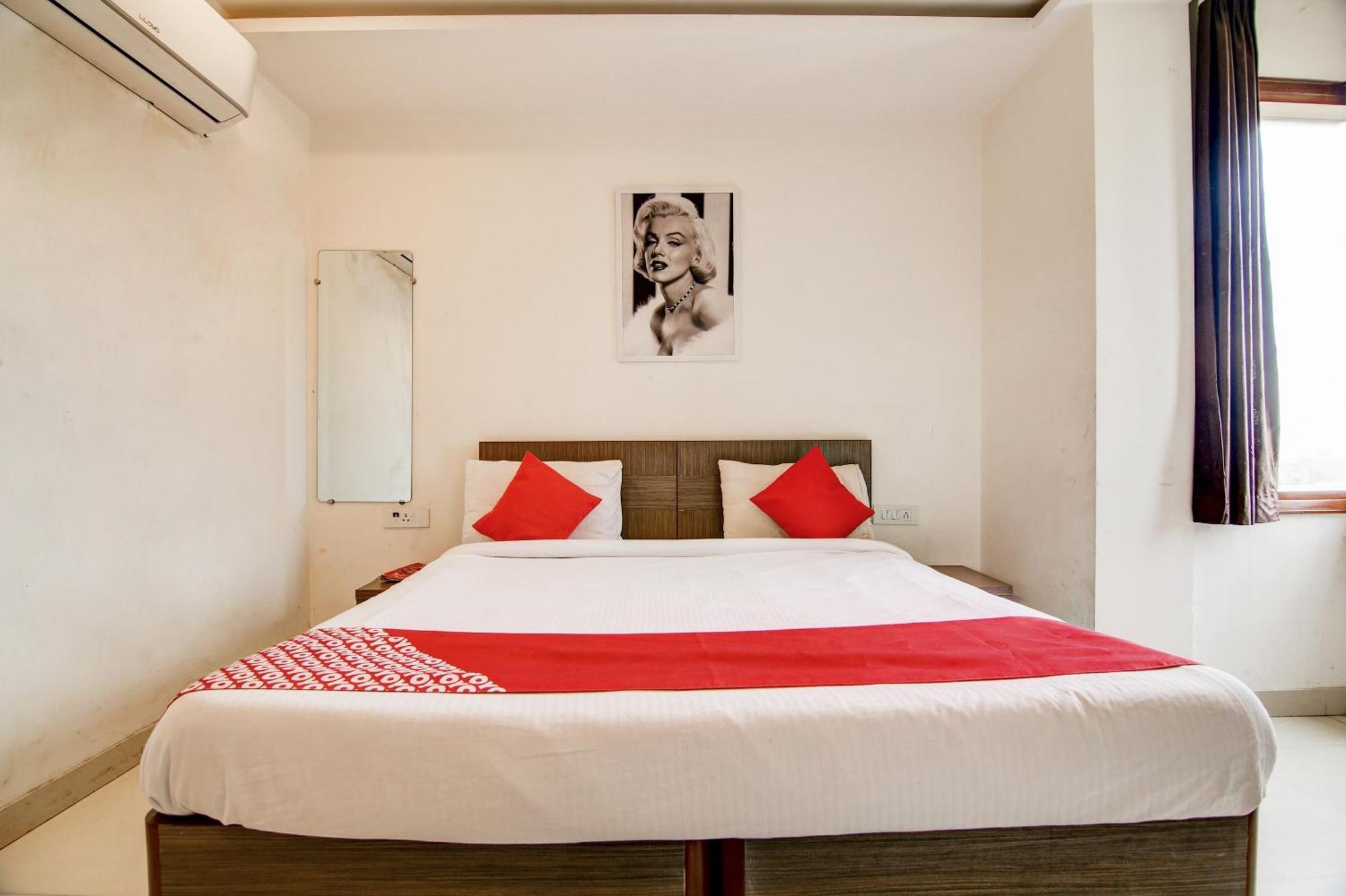 Collection O 81194 Hotel Panchratna Panvel Exterior foto